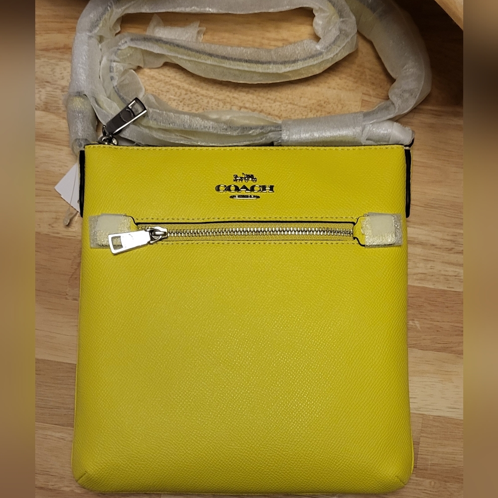 🌞Final PRICE Coach Mini Rowan File Bag - Picture 5 of 13